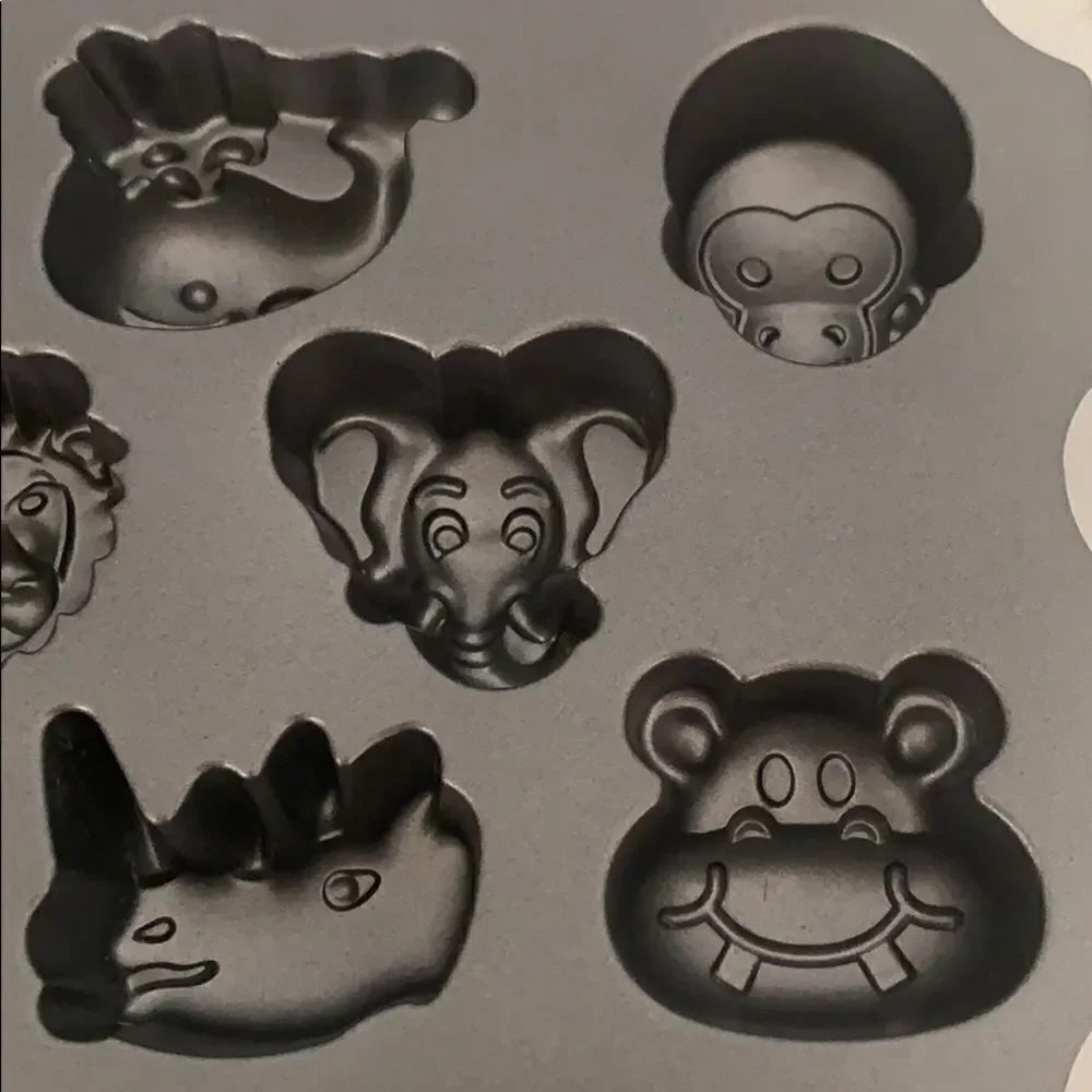 Animal Zoo muffins tray